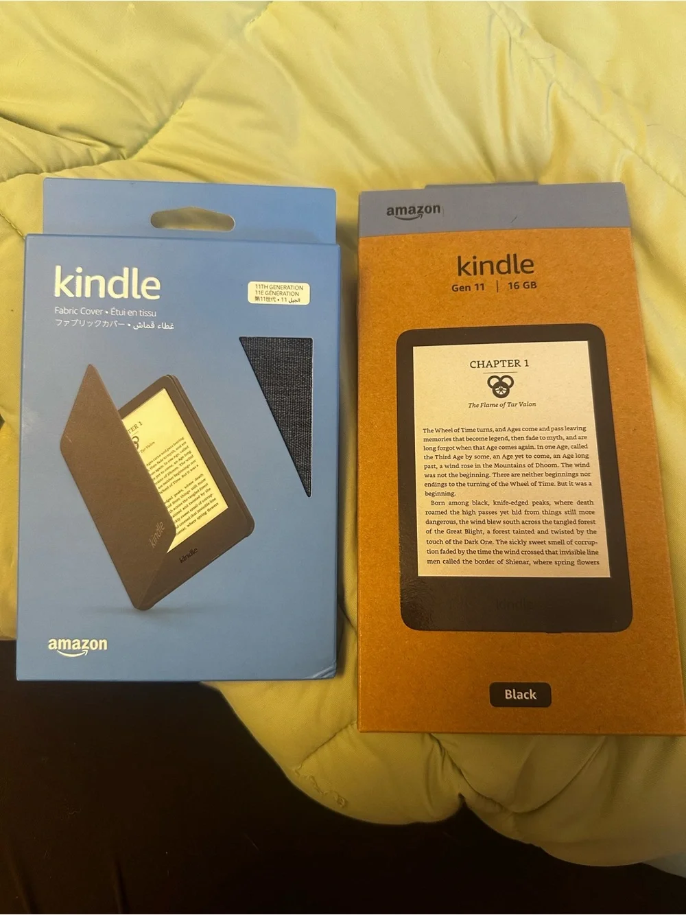 Black Amazon Kindle Gen 11 16GB with Blue Fabric Cover